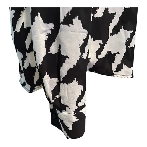 THE LIMITED Black & White Ashton Roll Tab Button Up Blouse Size Small‎ - Picture 7 of 8